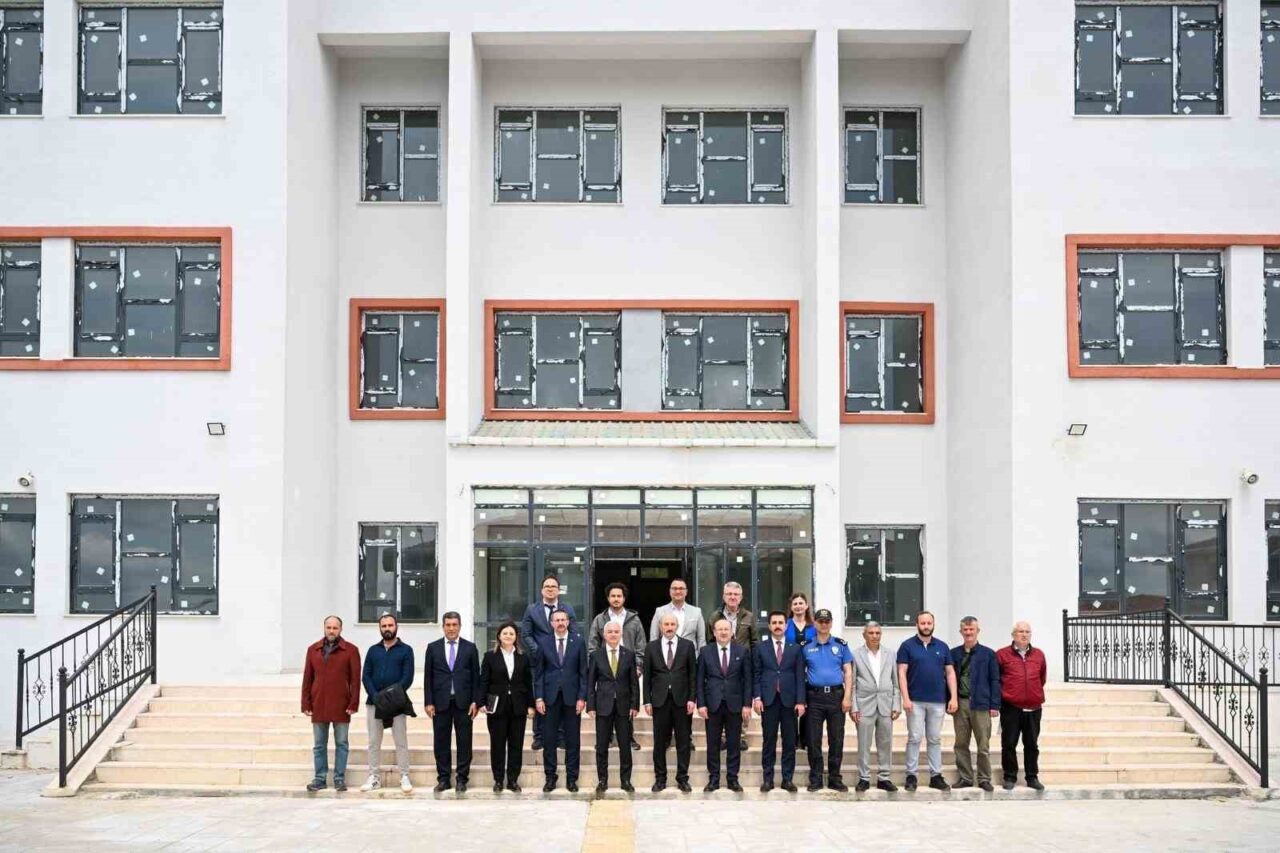 Kırklareli’nin Pınarhisar ilçesinde Toplu Konut İdaresi (TOKİ) tarafından yaptırılan ortaokul