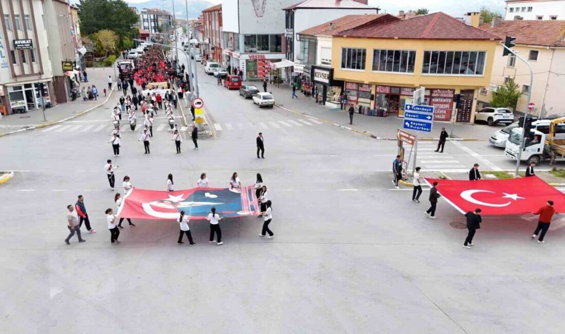 Tomarza’da 19 Mayıs Atatürk’ü Anma, Gençlik ve Spor Bayramı kutlamaları;