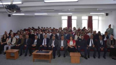 Kayseri’nin Tomarza ilçesinde ’Maarifin Kalbinde Vakti Kuşanmak’ programı düzenlendi. Şehit