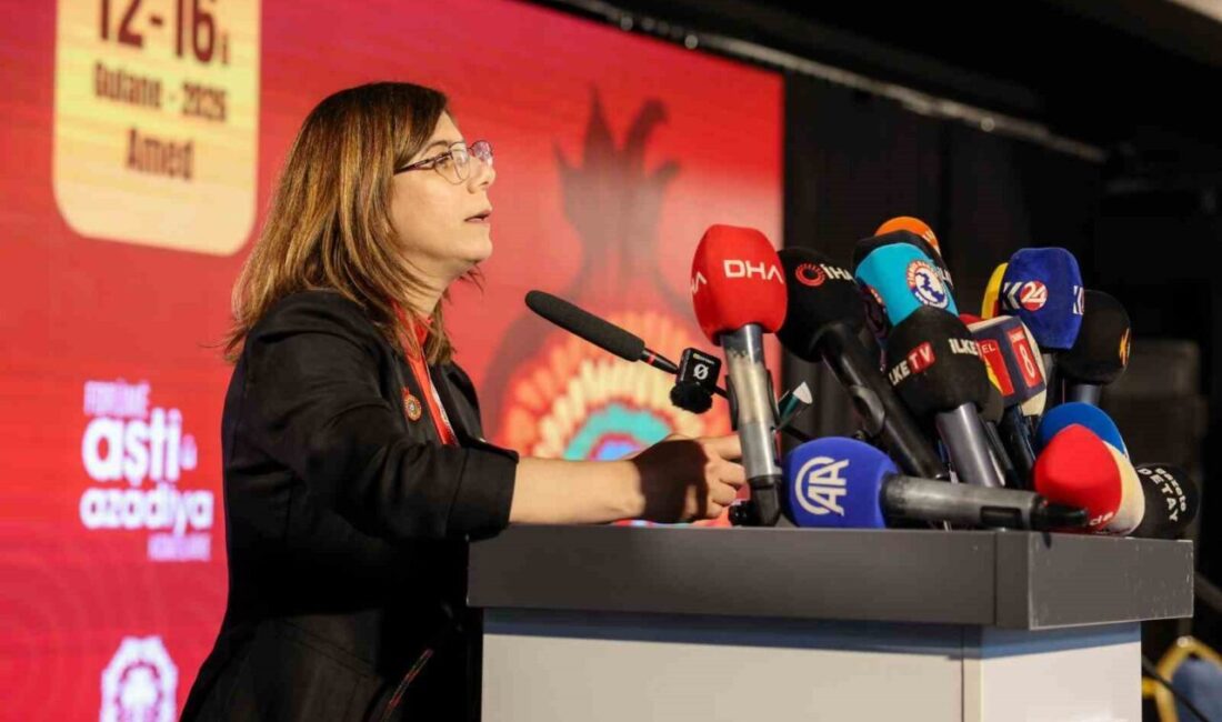 Diyarbakır Büyükşehir Belediyesi tarafından düzenlenen Toplumsal Barış ve Özgürlük Forumu,