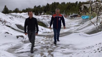 Mersin’in Toroslar ilçesinin yüksek rakımlı bölgelerinde etkili olan kar yağışının