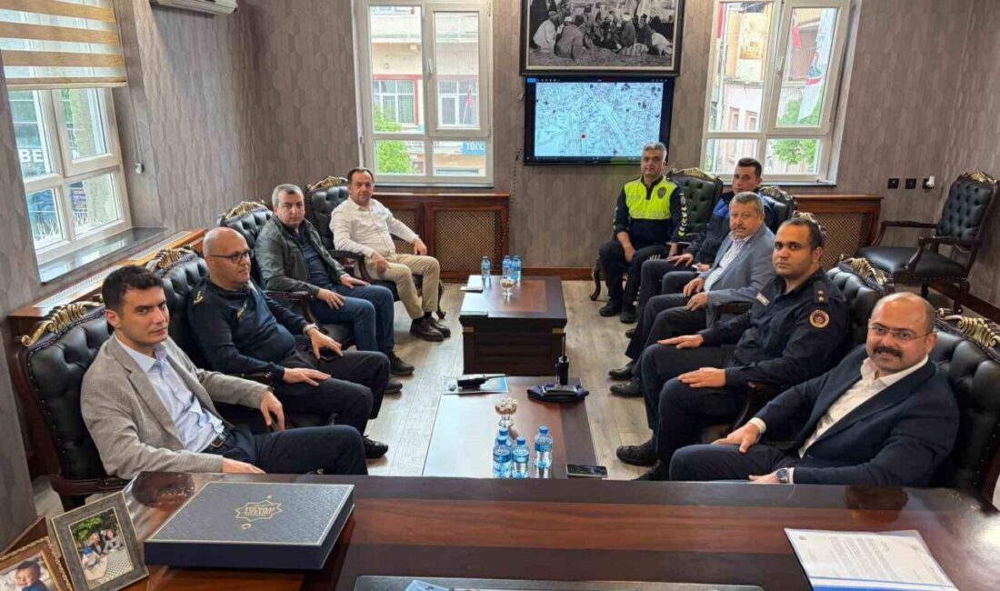Tosya Kaymakamlığı ve Tosya Belediyesi’nin öncülüğünde düzenlenen şehir içi trafiğine