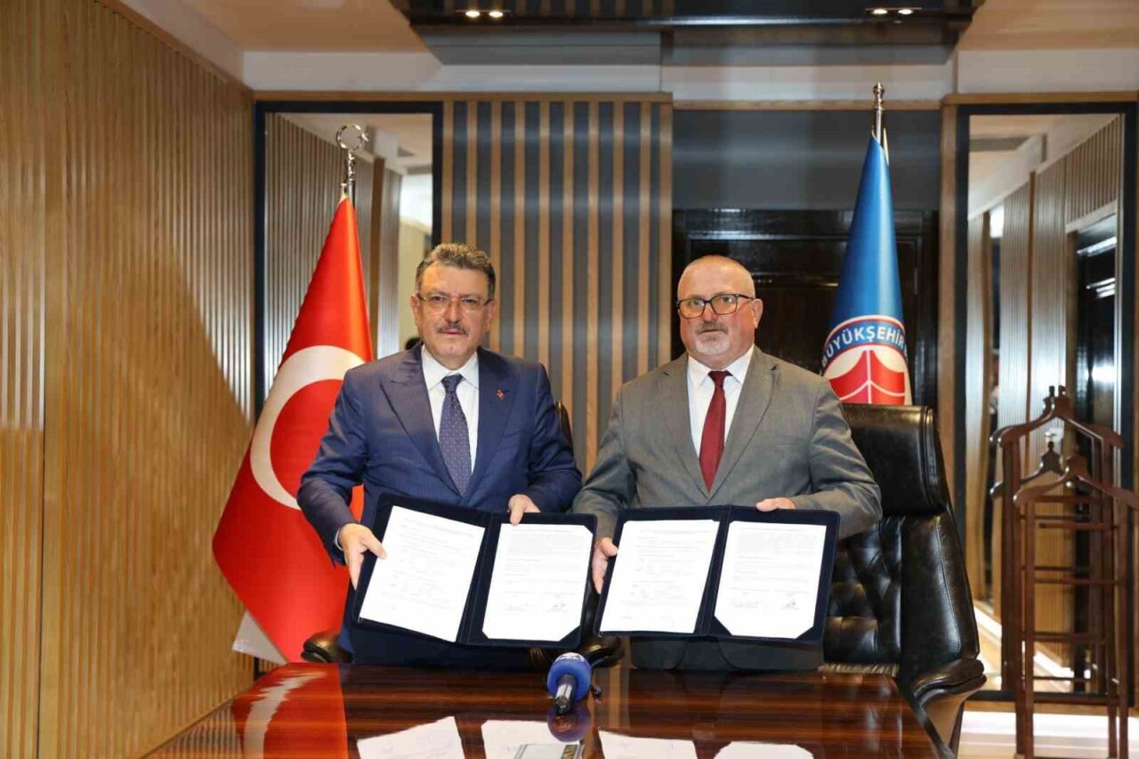 Trabzon Büyükşehir Belediyesi, arı yetiştiriciliği yapan üreticilere bin 500 adet