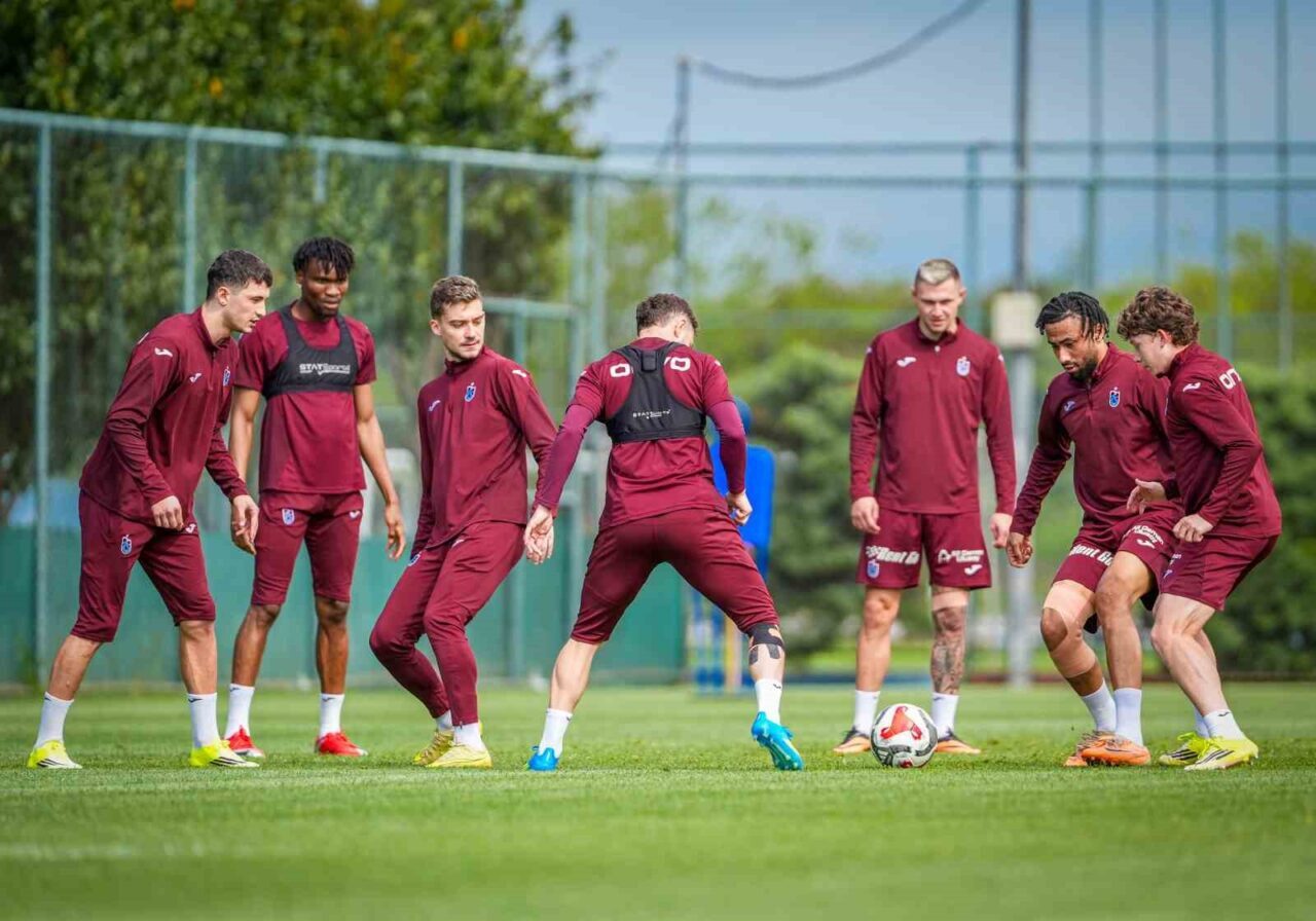 Trabzonspor, Trendyol Süper Lig’de sezonu 3. sırada tamamlayarak kulüp tarihinde