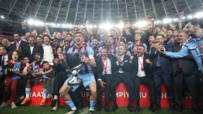 Ziraat Türkiye Kupası finalinde Konyaspor’u 2-1 mağlup eden Trabzonspor, düzenlenen