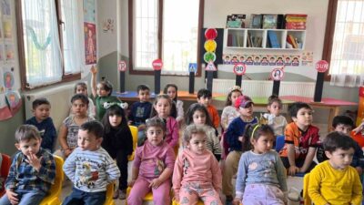 Manisa’nın Sarıgöl ilçesinde Karayolları Trafik Haftası dolayısıyla düzenlenen etkinliklerde trafik