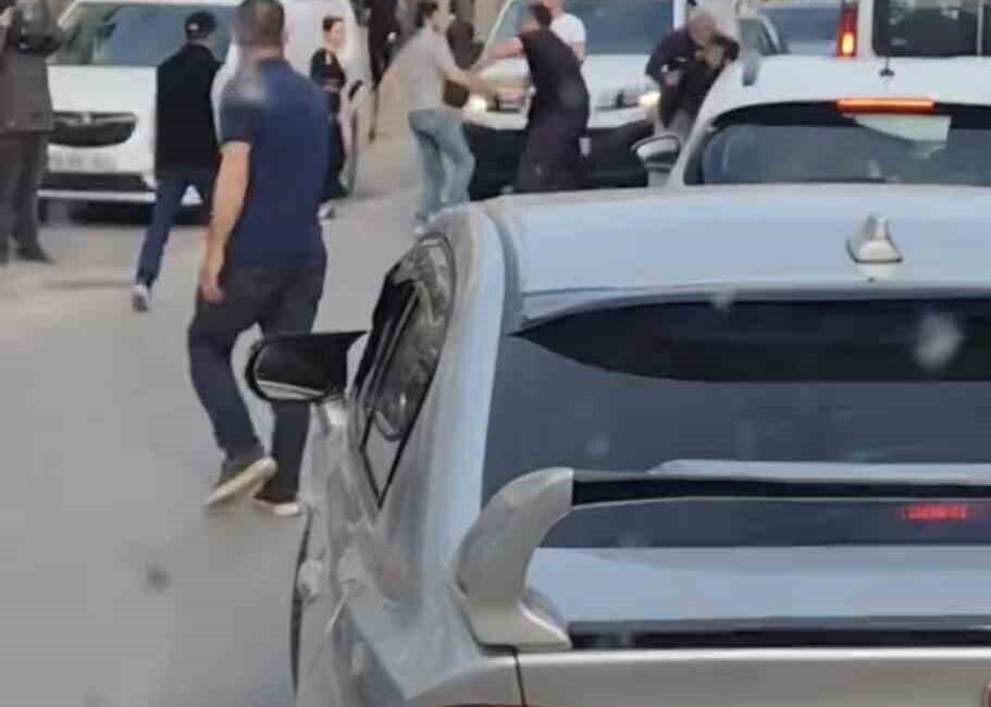 Bursa’da trafikte çıkan tartışma, döner bıçaklı kavgaya dönüştü. O anlar