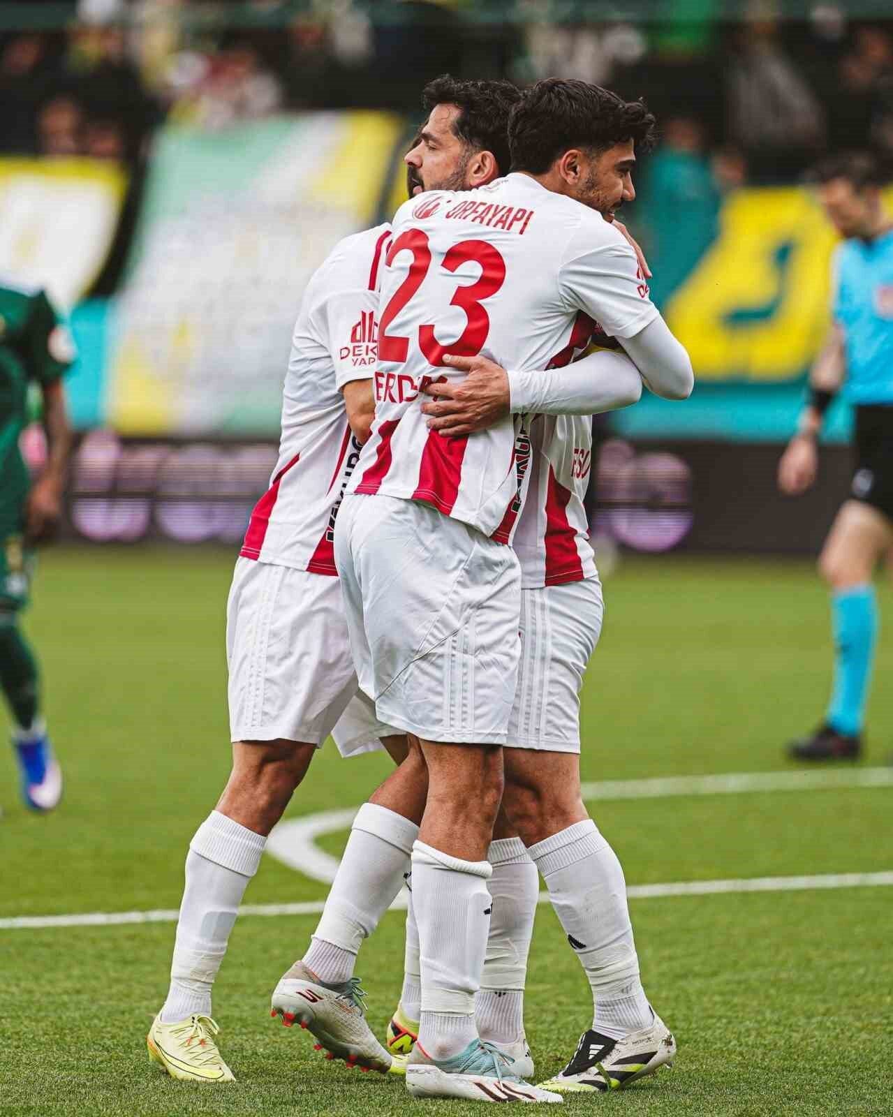 Trendyol 1. Lig’in 38. ve son haftasında Esenler Erokspor, konuk