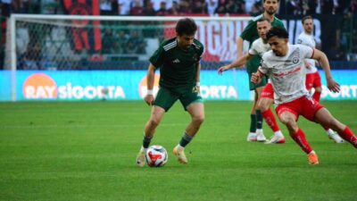 Trendyol 1. Lig Play-Off Final karşılaşmasında Esenler Erokspor ile Çorum