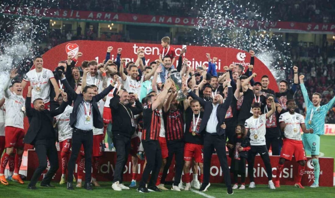 Trendyol 1. Lig Play-off finalinde karşılaştığı Esenler Erokspor’u 2-0 mağlup