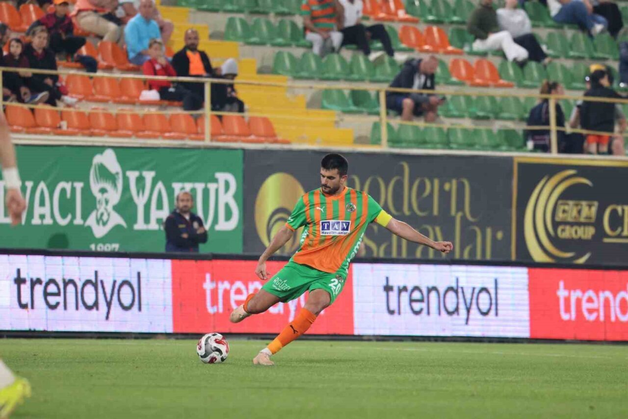 Trendyol Süper Lig’in 33. haftasında Corendon Alanyaspor, sahasında Kayserispor ile