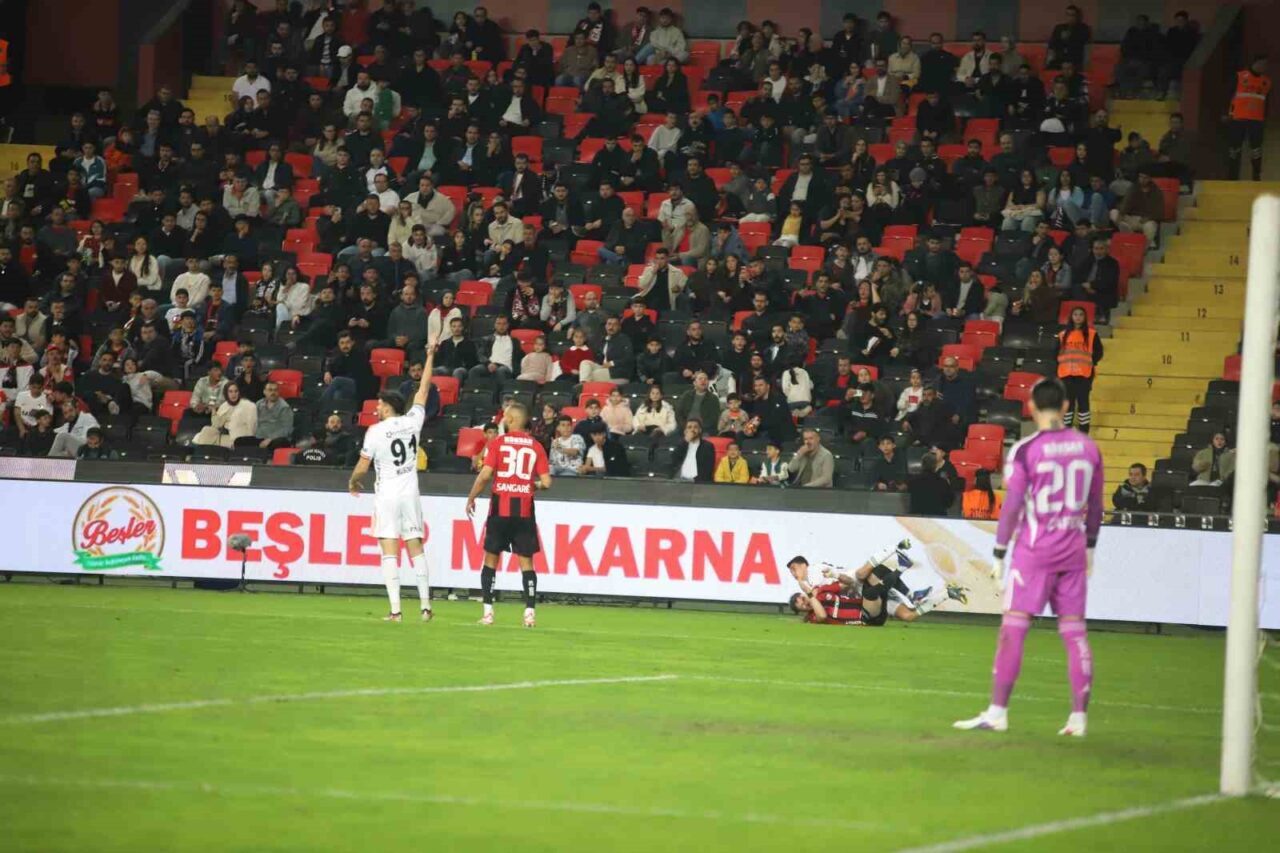 Beşiktaş, Trendyol Süper Lig’in 32. haftasında Gaziantep Futbol Kulübü, sahasında