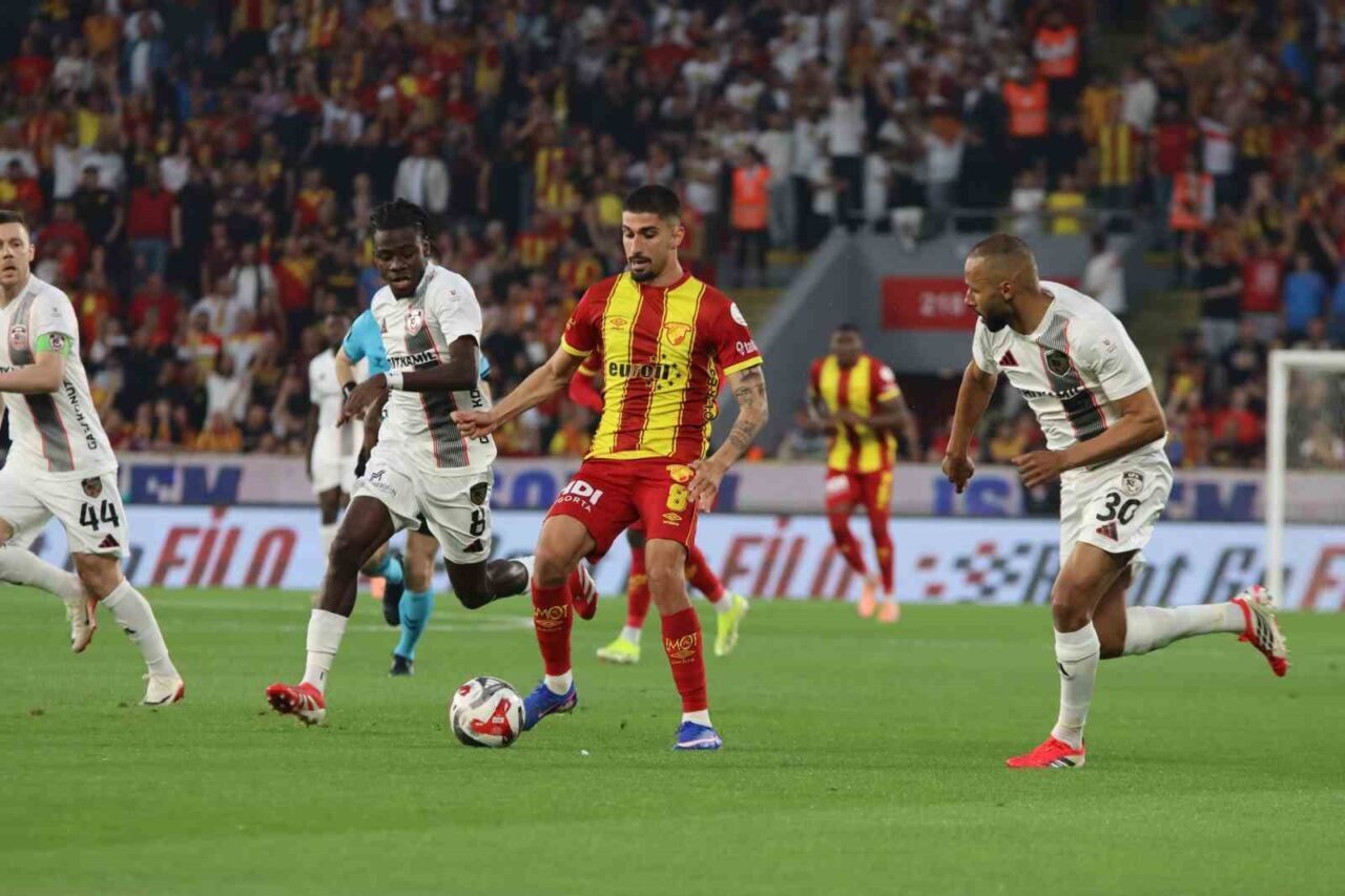 Trendyol Süper Lig’in 33. haftasında Göztepe, sahasında Gaziantep FK ile
