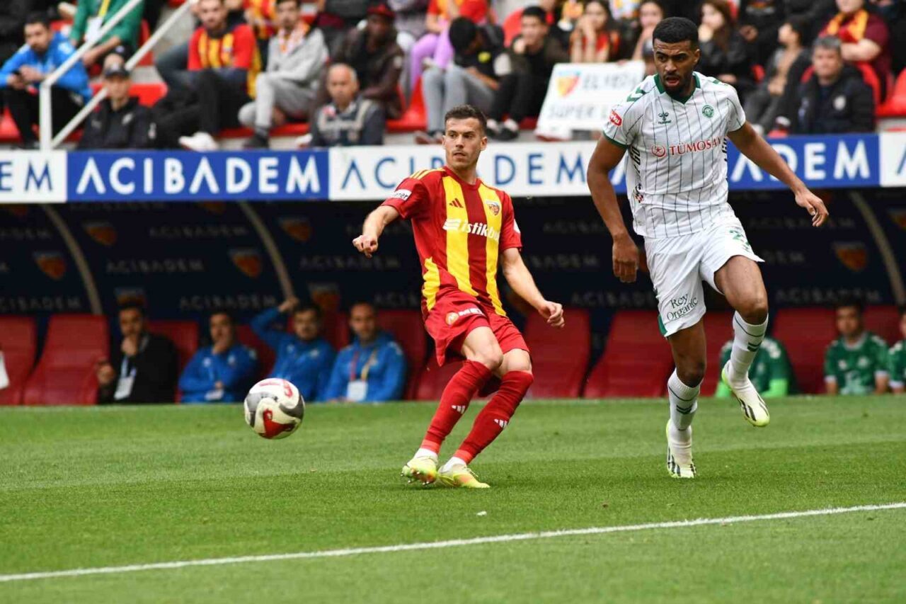 Trendyol Süper Lig’in son haftasında Kayserispor, konuk ettiği Konyaspor’u 2-1