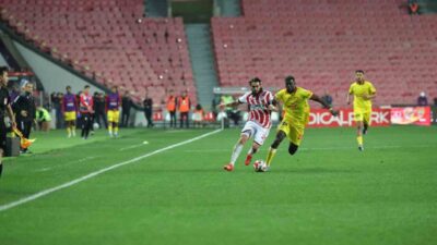 Trendyol Süper Lig’in 34. haftasında Samsunspor evinde Göztepe’yi 3-0 yenerek
