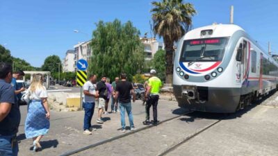 İzmir’in Selçuk ilçesinde hemzemin geçitte trenin altında kalan bir kişi,