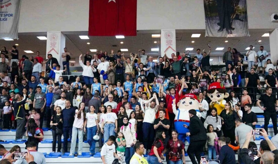 Manisa’nın tek kadın basketbol takımı olan Turgutlu Belediyesi Kadın Basketbol