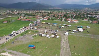 Tokat’ın Turhal ilçesinde taşkın riski nedeniyle sular altında kalan hayvan