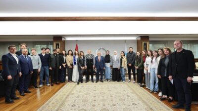 Kayseri Büyükşehir Belediye Başkanı Dr. Memduh Büyükkılıç, Kayseri’de eğitim gören