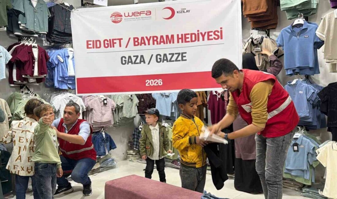 Türk Kızılay, yaklaşan Kurban Bayramı öncesinde Gazze’de çocuklara bayramlık kıyafet