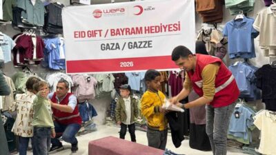 Türk Kızılay, yaklaşan Kurban Bayramı öncesinde Gazze’de çocuklara bayramlık kıyafet