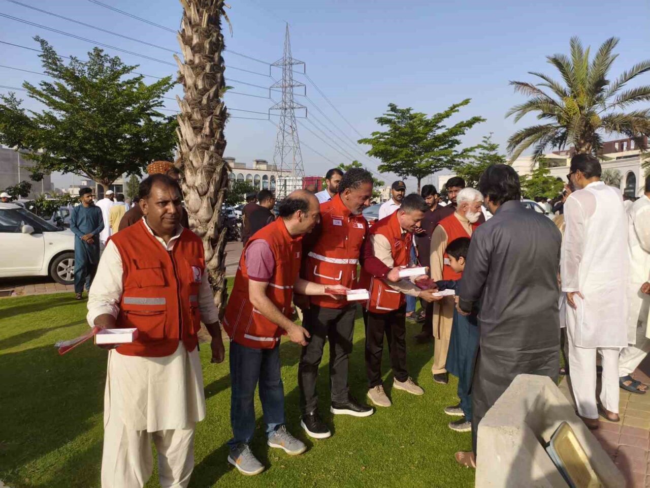 Türk Kızılay, Pakistan’ın Lahor kentinde vekaleten kurban kesimi gerçekleştirdi. Kesilen