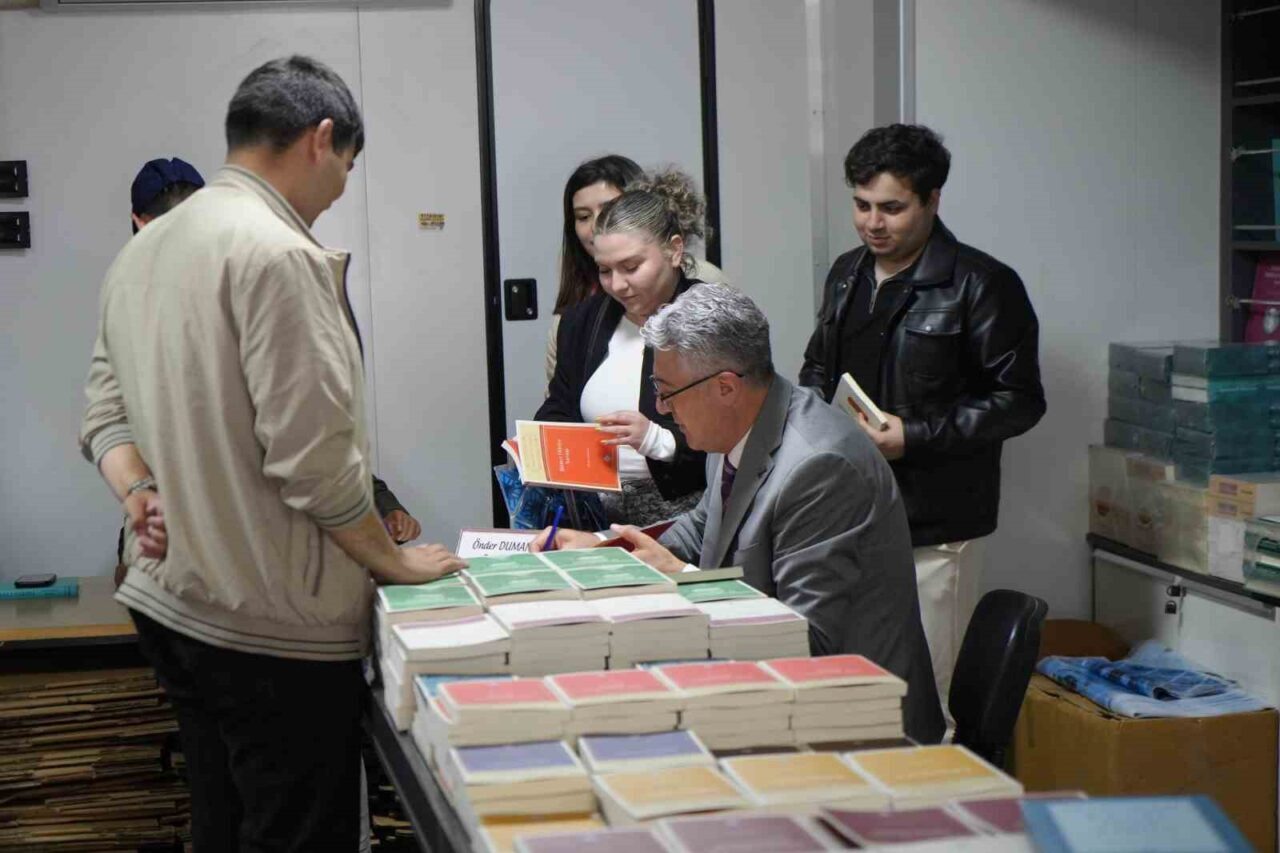 Türk Tarih Kurumu (TTK) Mobil Kitap Satış Mağazası’nın Samsun’daki ilk