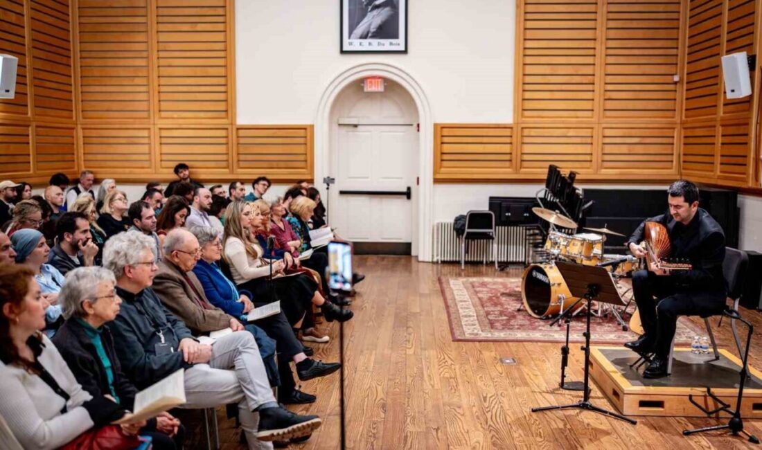 İstanbul Üniversitesi Devlet Konservatuvarı öğretim üyesi ve Harvard Üniversitesi Müzik