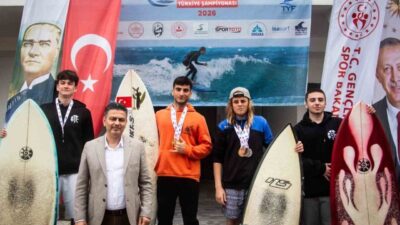 Hatay’ın Samandağ ilçesinde Türkiye Yelken Federasyonu tarafından düzenlenen Türkiye Dalga