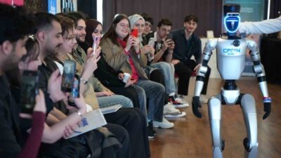 Samsun’da düzenlenen projede Türkiye’nin nüfusa kaydedilen ilk insansı robotu CANİKMAN,