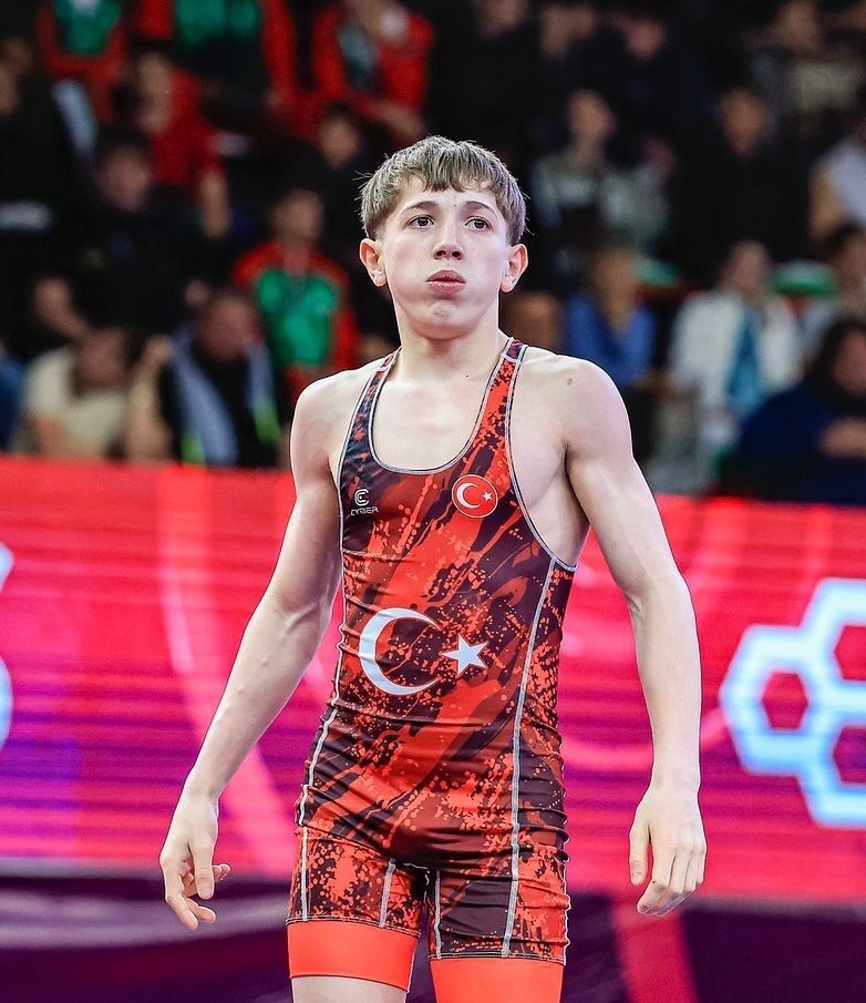 Bulgaristan’ın Samokov kentinde düzenlenen U17 Avrupa Güreş Şampiyonası’nda milli güreşçi