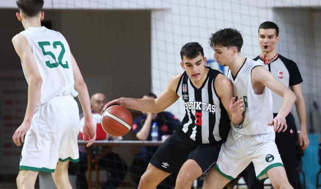 Sivas’ta düzenlenen U-18 Erkekler Türkiye Basketbol Şampiyonası’nda Fenerbahçe, Galatasaray, Petkim