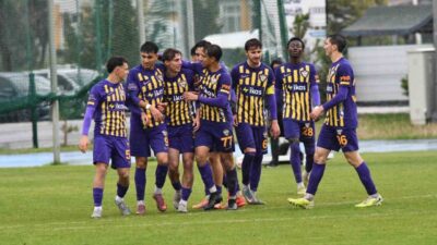 U19 PAF Ligi 32. haftada Kayserispor evinde oynadığı maçta Eyüpspor’a
