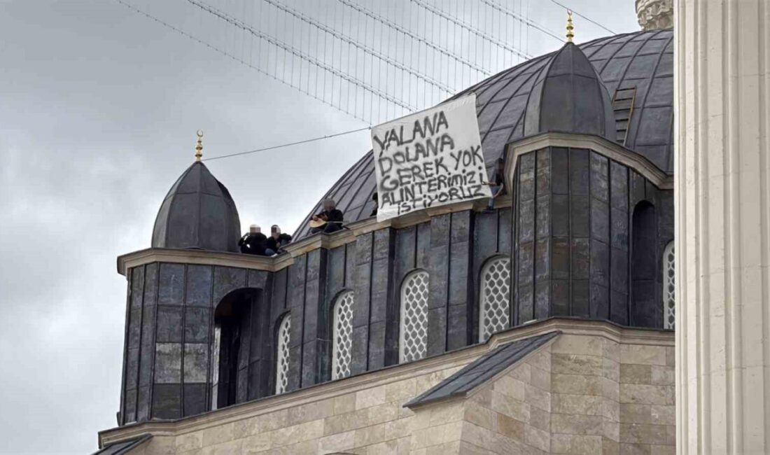 Sivas Merkez Cami Yaptırma ve Yaşatma Derneği tarafından yapımı süren