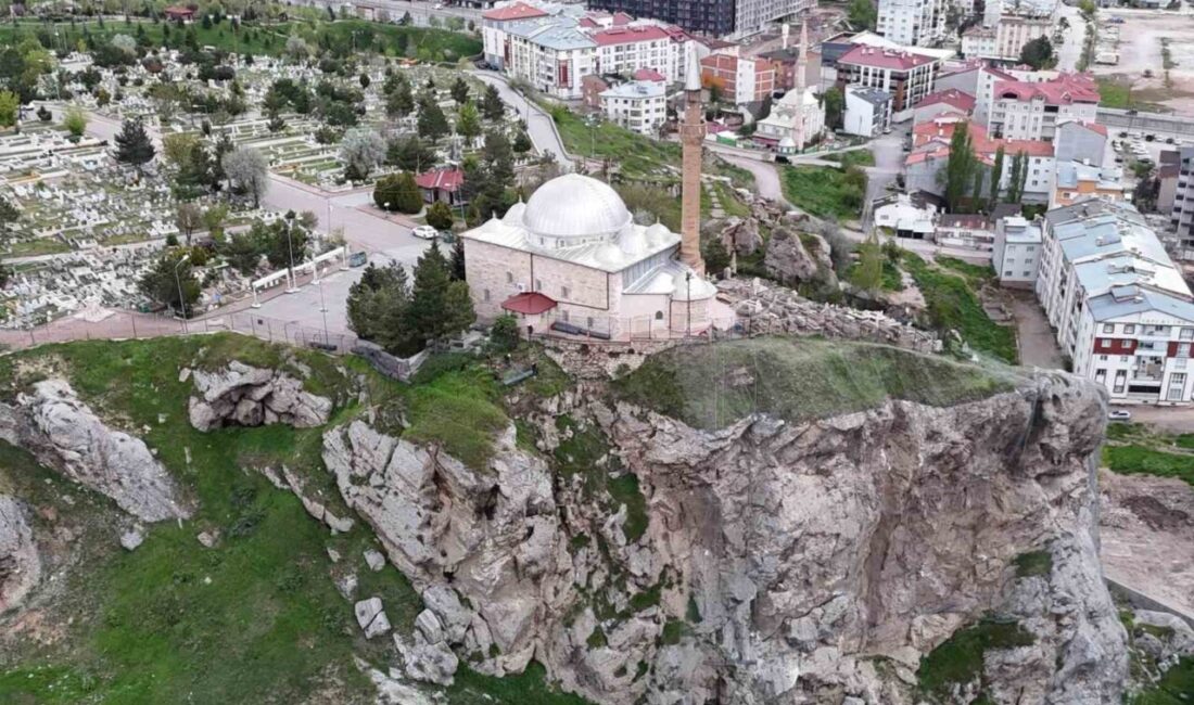 Sivas’ta inanç turizminin önemli merkezlerinden biri olan Yukarı Tekke’de bulunan