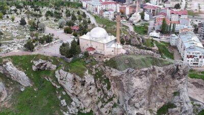 Sivas’ta inanç turizminin önemli merkezlerinden biri olan Yukarı Tekke’de bulunan