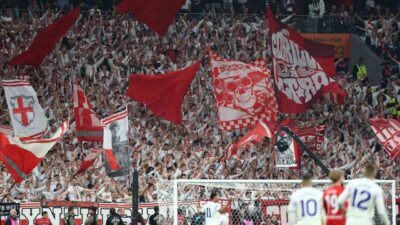 UEFA Avrupa Ligi finalinde Alman ekibi Freiburg ile İngiliz temsilcisi