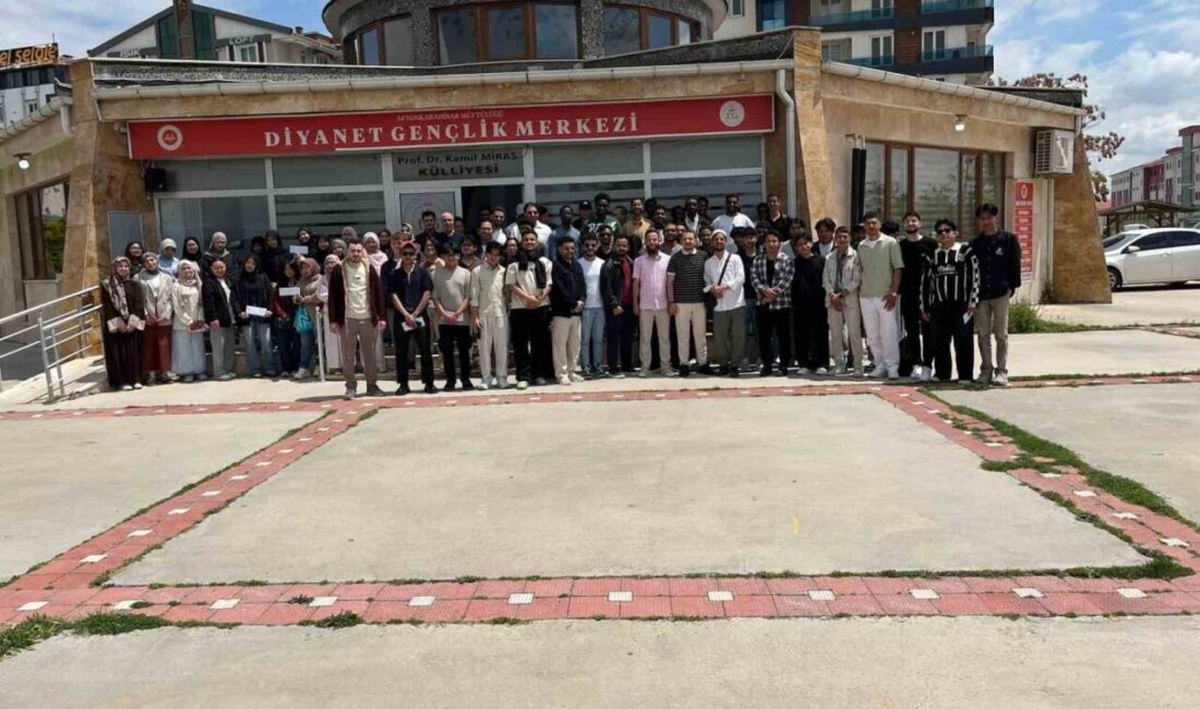 Afyonkarahisar İl Müftülüğü Diyanet Gençlik Merkezi, bayramda memleketlerine gidemeyen uluslararası