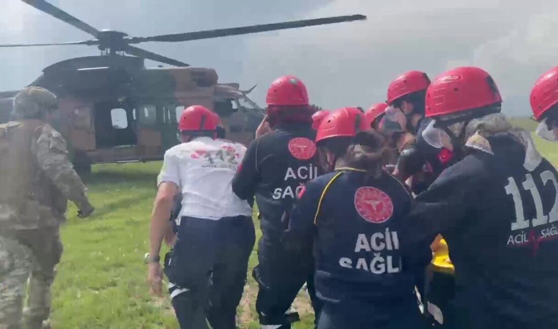 Amasya’da düzenlenen UMKE tatbikatında paramedik eğitimi alan üniversite öğrencileri, felaketlerde