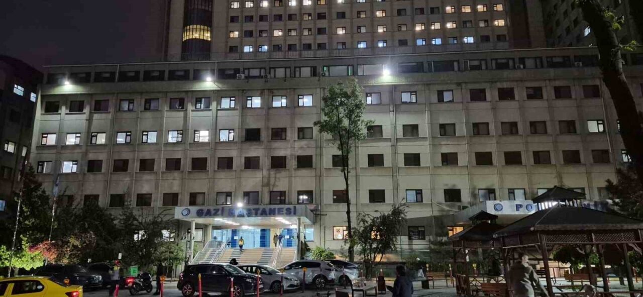 Eskişehir’de verdiği konserin ardından Ankara’ya hareket eden sanatçı Haluk Levent,