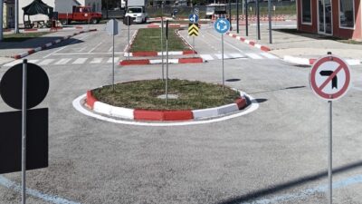 Uşak Belediyesi tarafından çocukların trafik kurallarını eğlenerek öğrenebildiği Uşak Çocuk