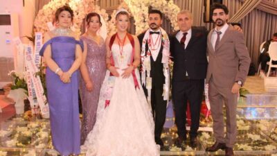 Uşak’ta 15 kişinin nikah şahidi olduğu görkemli düğünde genç çift