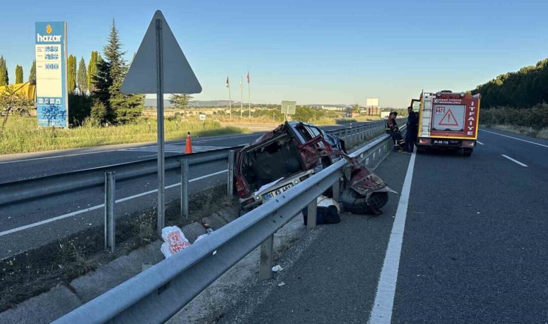 Uşak’ta kontrolden çıkan cipin refüje çarparak iki bariyer arasında sürüklenmesi