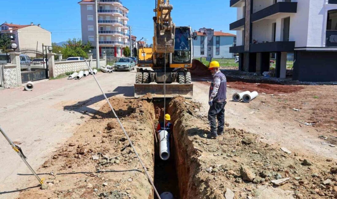 Uşak Belediyesi Park ve Bahçeler Müdürlüğü ekipleri kilit parke taşı