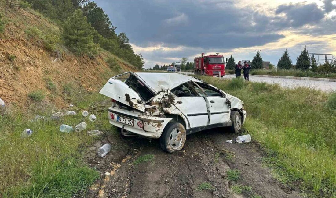 Uşak’ta otomobilin şarampole devrilmesi sonucu 3 kişi yaralandı. Kaza, Uşak-Afyonkarahisar