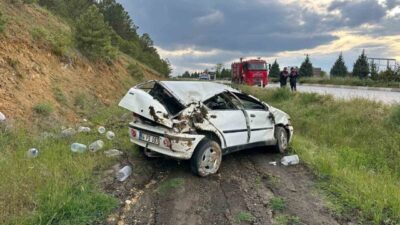Uşak’ta otomobilin şarampole devrilmesi sonucu 3 kişi yaralandı. Kaza, Uşak-Afyonkarahisar
