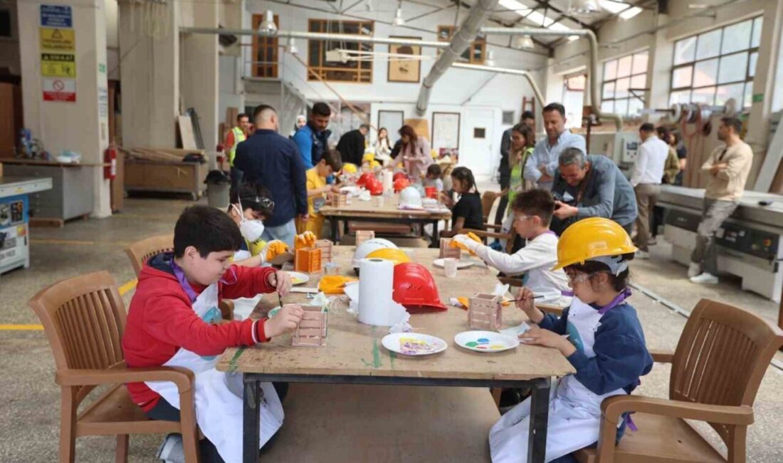 Muğla Büyükşehir Belediyesi’nin, kadınların marangozluk, sıhhi tesisat, elektrik ve boyama