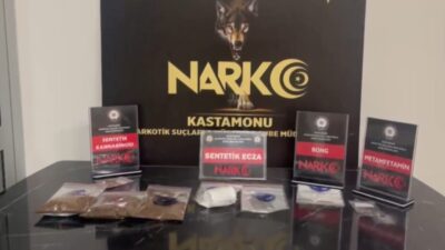 Kastamonu’da düzenlenen uyuşturucu operasyonunda gözaltına alınan 3 şüpheliden 2’si tutuklandı.