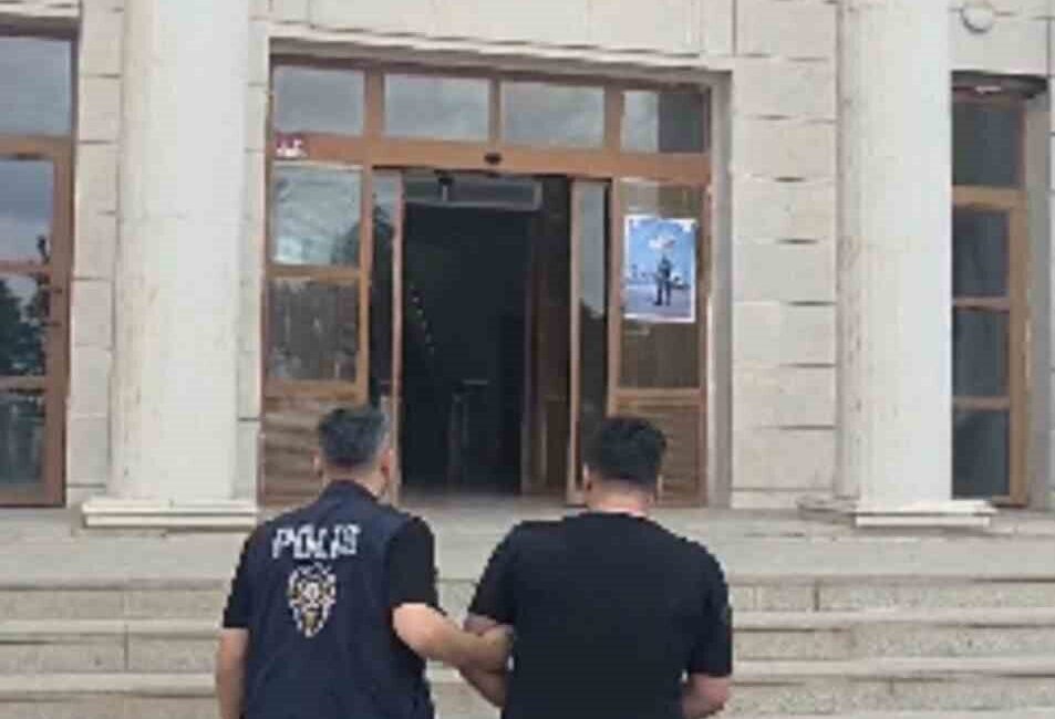 Hatay’ın Kırıkhan ilçesinde aranan şahısların yakalanmasına yönelik çalışmada uyuşturucu suçundan