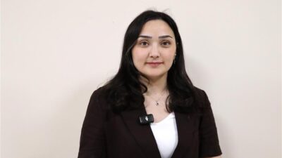 Sivas Numune Hastanesi’nde Dahiliye Uzmanı olarak görev yapan Emine Hande